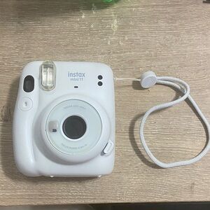Fujifilm Instax Mini 11 in Elegant White